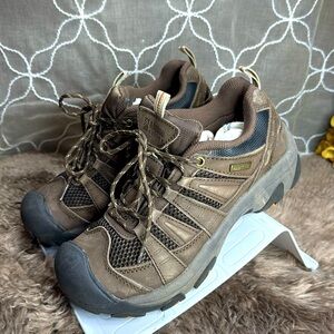 (Z3) Alpine Design Hiking Shoes,‎ Brown, Men's
Size 8, Waterproof
